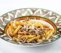 Пенне с ягненком и сладким перцем