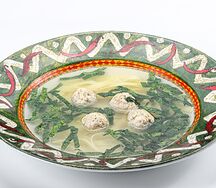 Куриный бульон с фрикадельками и домашней лапшой