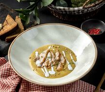 Чечевичный суп с курицей и миндалем