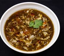 Кисло-острый суп с яйцом и помидорами 