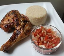 Attiéké au poulet frit