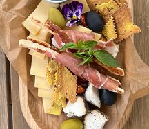 Ассорти твердых сыров