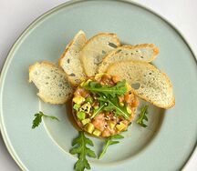 Тартар из семги с манго