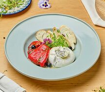 Мини-буррата с печеным перцем