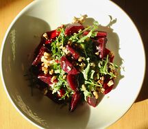 Салат с печеной свеклой