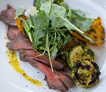 Теплый с говядиной и овощами гриль