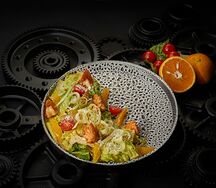 Салат с креветками и апельсинами