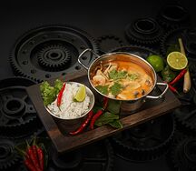 Том ям с морепродуктами