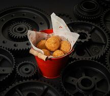 Шарики из курицы с сыром