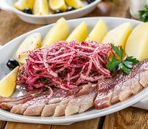 Малосольная сельдь с картофелем