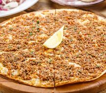 Лахмаджун с мясным фаршем