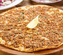 Лахмаджун с куриным фаршем