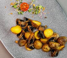 Мини-картофель с грибами