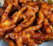 Pattes de poulet sautées