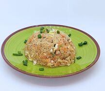 Обжаренный рис с курицей