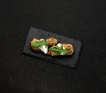 Эклер с пате из куриной печени