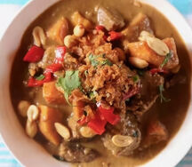Gaeng massaman kai, neur, goong