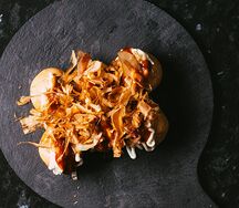 Такояки с лососем и сыром