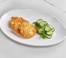 Картофельные драники со свежим огурцом и ароматным маслом