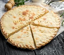 Пирог с лососем и рисом