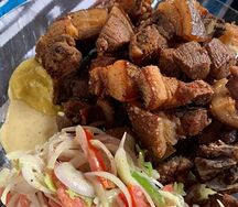 Porc Africain grillé sec avec attieke