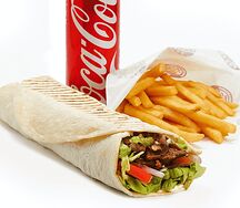 Chawarma melange, plat de frite et boisson