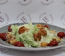Цезарь с тигровыми креветками