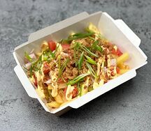 Картофель фри с копченой куриной грудкой