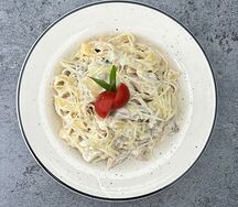 Феттуччине с курицей и грибами