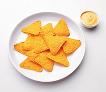 Cheddar nachos