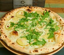 Пицца Груша с сыром горгонзола