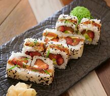 Лосось и клубника 