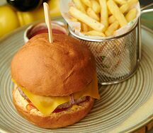 Фирменный бургер