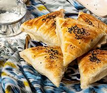 Слоеная самса с мясом