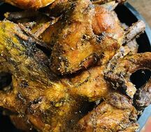 Demi poulet fumé frit ו Attieke