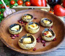 Грибные шапочки под сулугуни