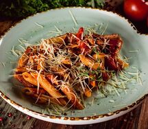 Пенне с мясом гриль