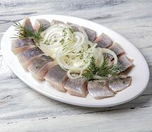 Сельдь с луком