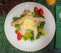 Цезарь с курицей су-вид