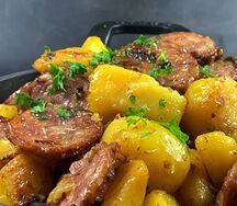 Pommes de terre sautées avec viande de bœuf