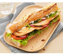 Sandwich à lescalope de poulet assaisonnée