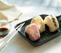 Онигири с крабовым мясом