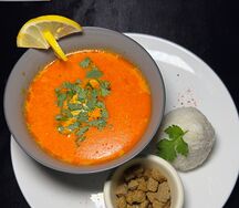 Том ям с морепродуктами