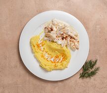 Куриное филе в сливочном соусе с пюре
