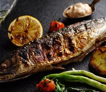 Скумбрия с печеными овощами