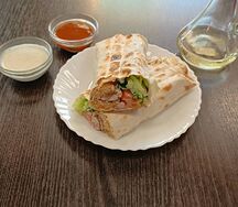 Шаверма в лаваше с курицей