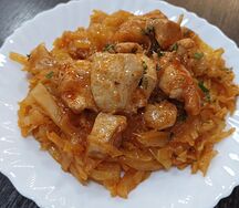 Тушеная капуста со свининой