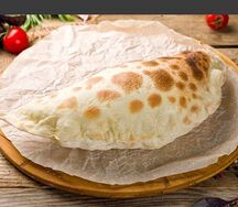 Ануш Патар с картошкой, сыром и зеленью
