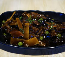 Bœuf aux champignons noirs