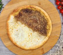 Манакиш с сыром и заатаром